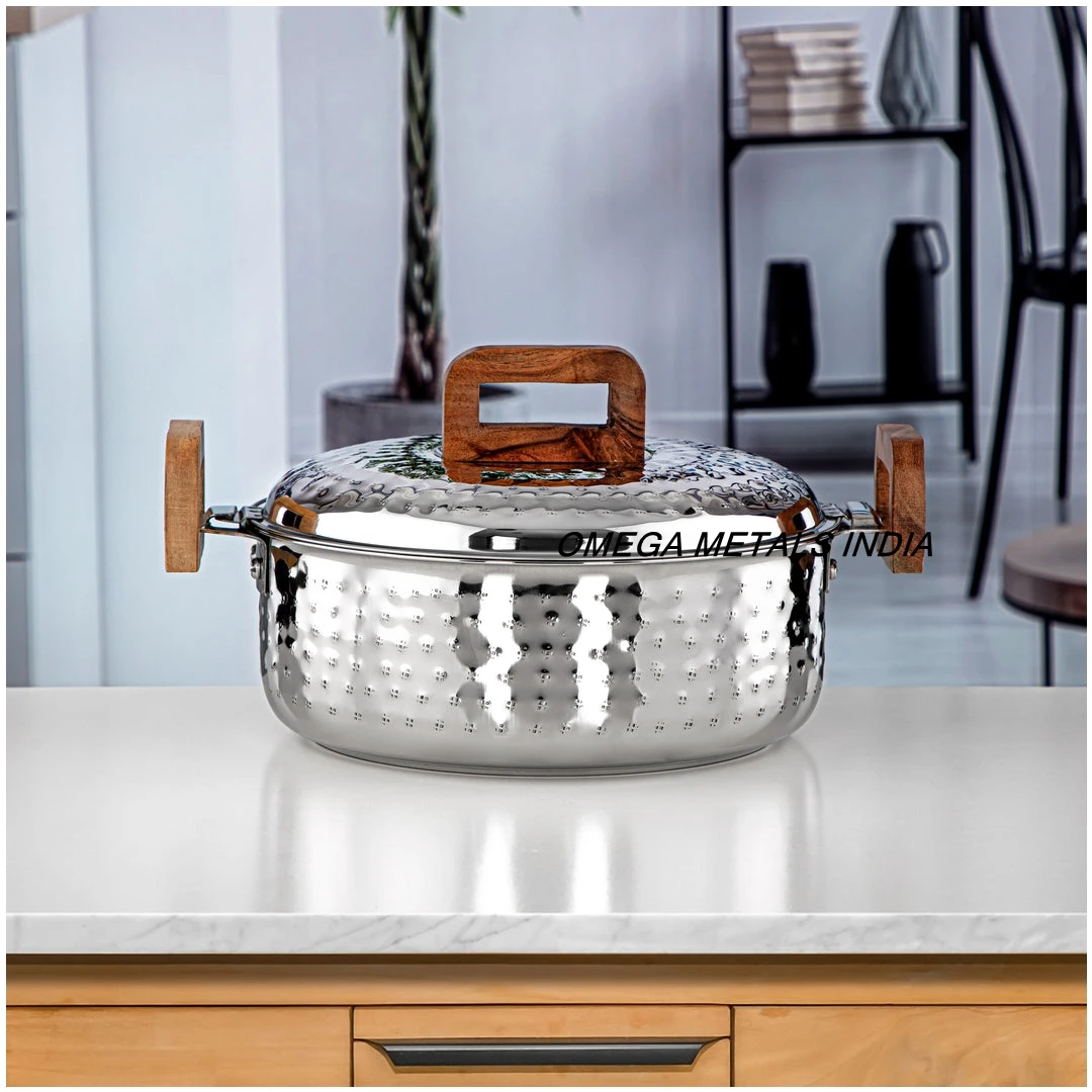 Top Trending Wood and Stainless Steel Casserole Dish High Selling Enamel Coated Food Warmer for Cooking Hot Pot