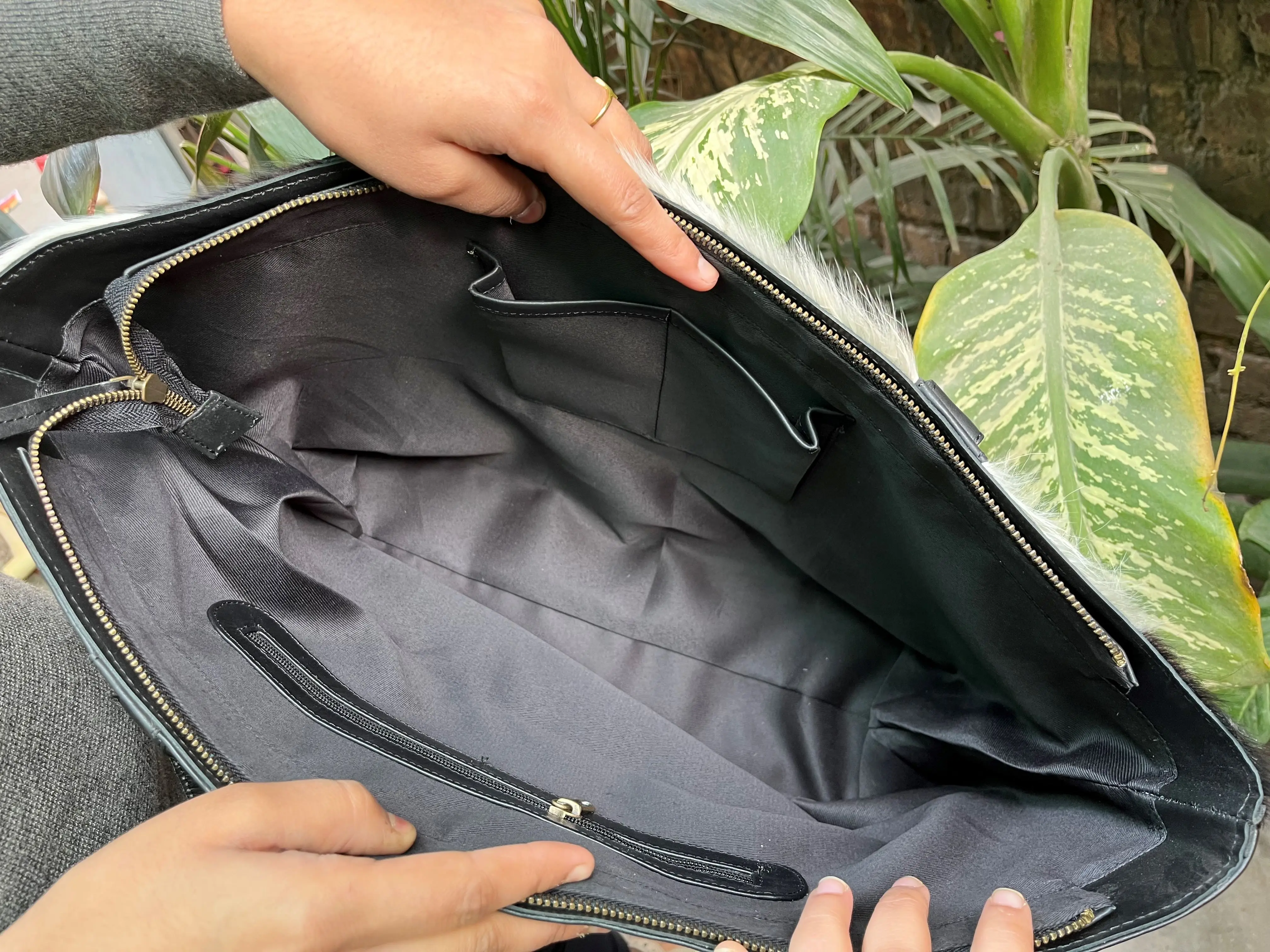 Best Brand 2024 Real Cowhide Leather Tote And Travel bag Black Leather Tote Bag School Laptop Leather Handbag for Women & Girls