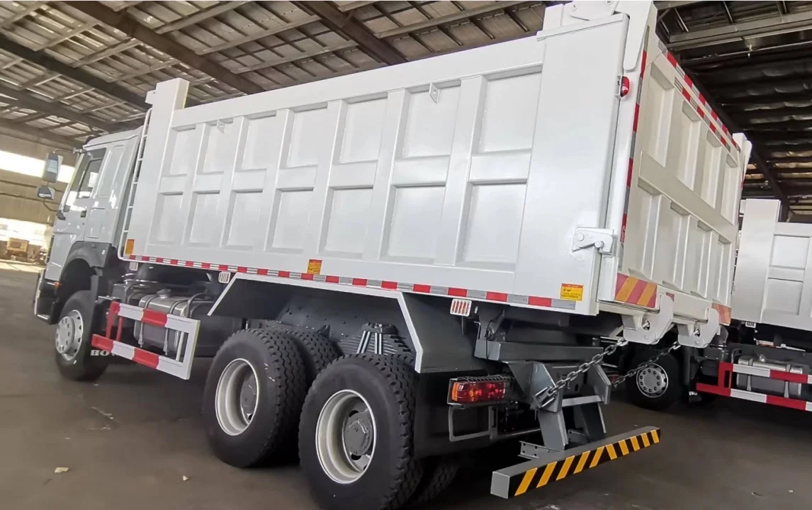 china howo tractor truck heavy duty tractor truck self loader tractor truck square shape cargo box 50 ton capacity