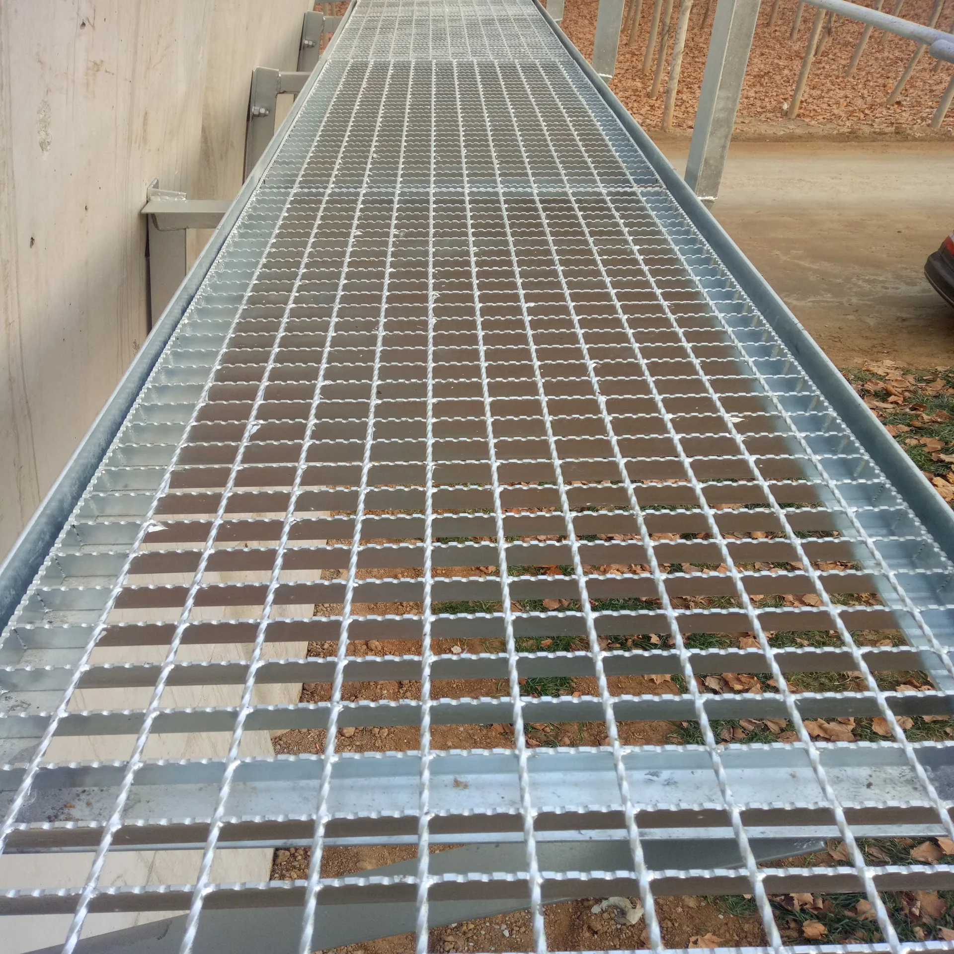 Heavy Duty Welding Hot Dipped Galvanized Grating Mesh High Load Heavy Duty Steel Grating