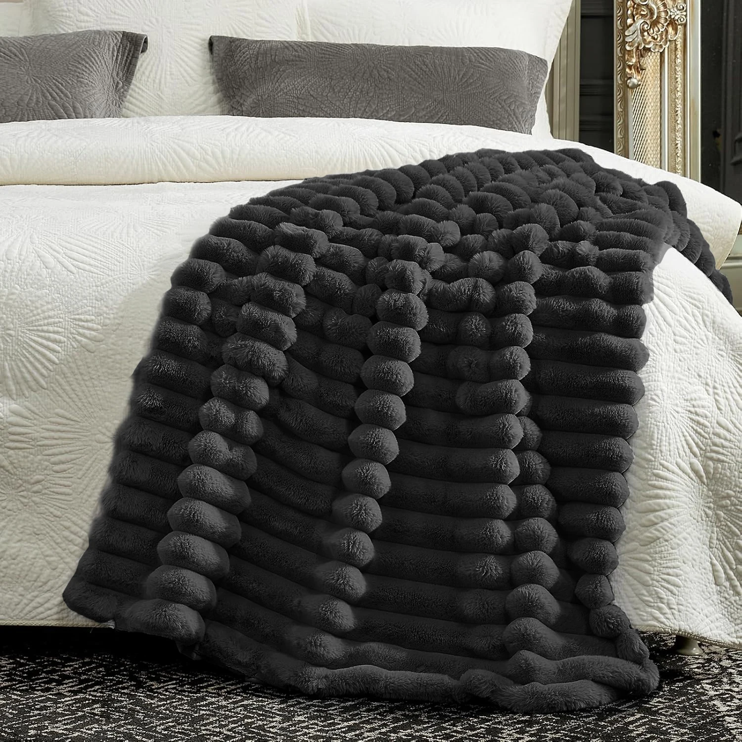 Wholesale 100%Recycled Polyester Black Soft Plush Faux Rabbit Fur Throw Blanket Heavy Weight Extra Soft Cuddle Blanket