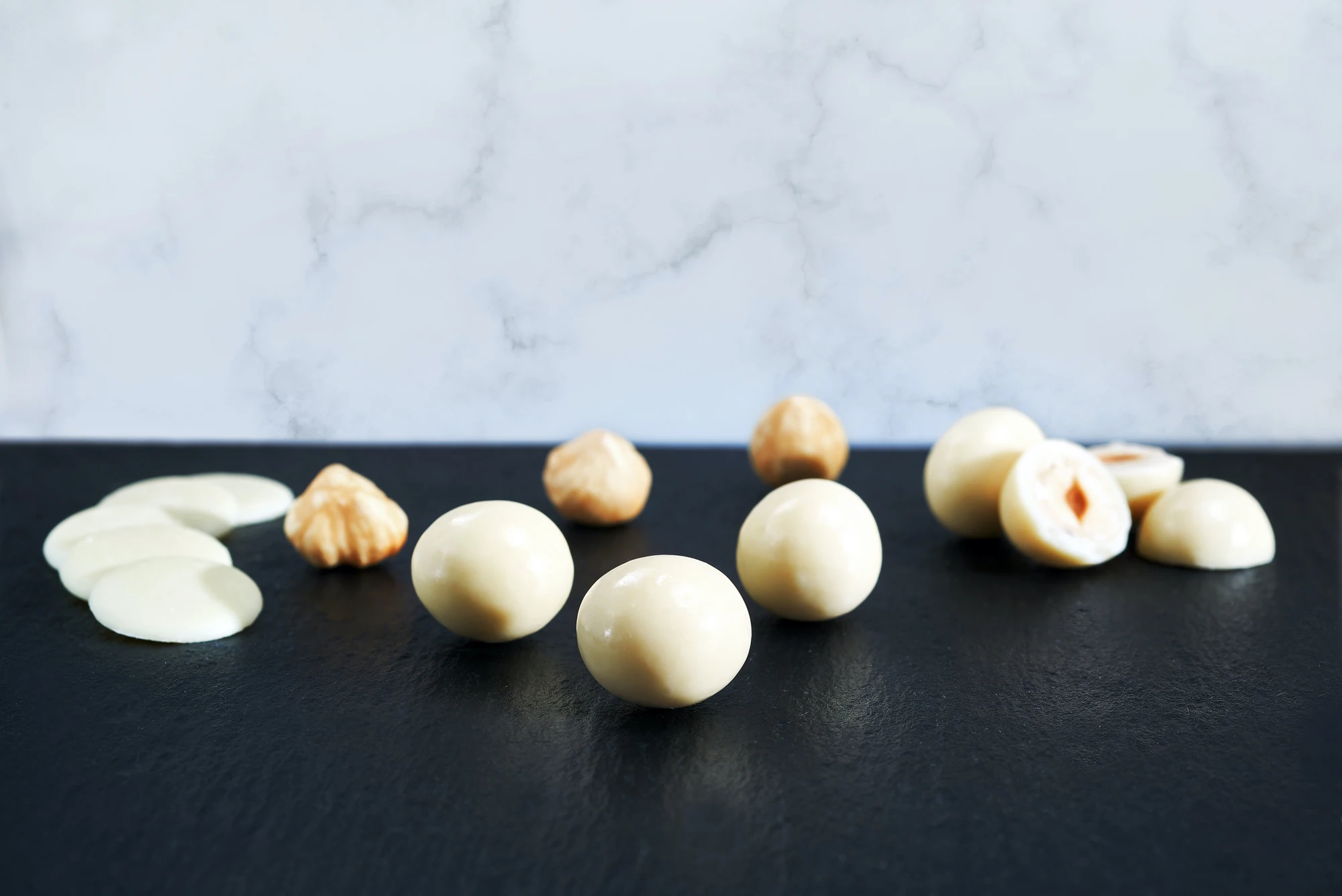 Superior Quality Roasted Hazelnuts Cream Flavor Boxed 1kg Ten-Pieces White Chocolate Covered Biscuit Fruit Ingredients B2B Sales