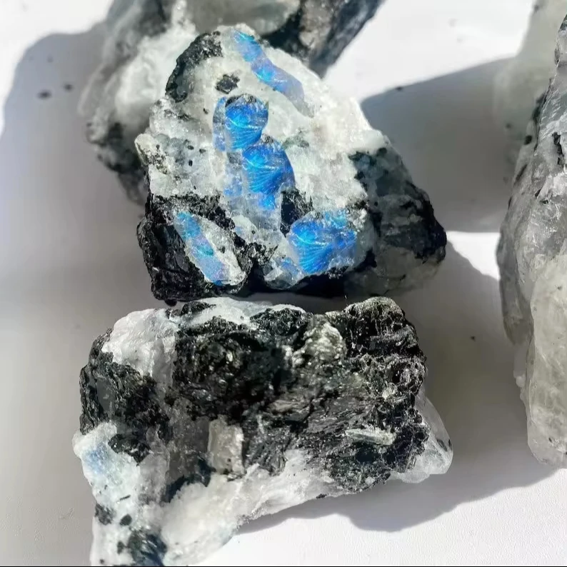 High Quality Moonstone Crystal Chunks Healing Gemstone Wholesale Minerals Raw Flashy Natural White Rainbow Moonstone Rough Stone