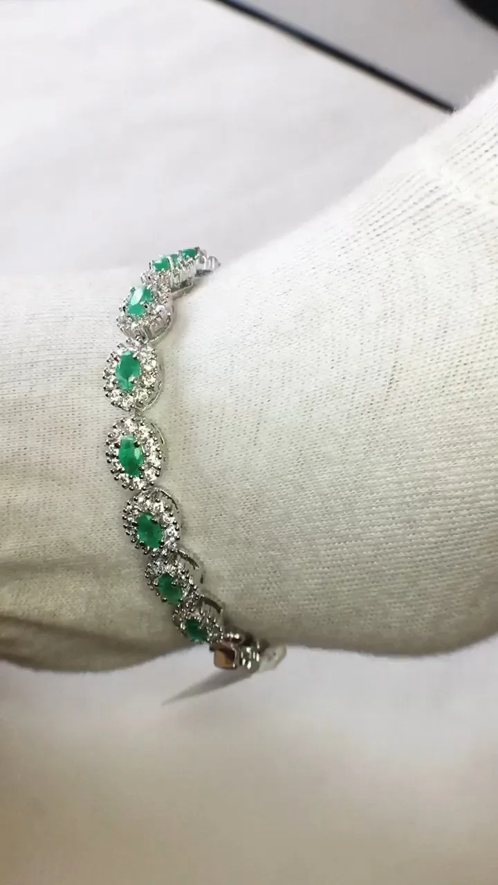Sterling 925 Silver Bracelet with Natural Emerald Gemstone very beautiful and unique design for women & Perfect For Any Occasion