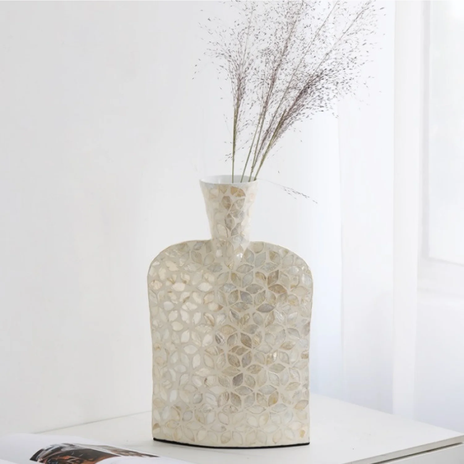 New Arrived 2023 Exquisite Mother Of Pearl Inlaid Vase Shell Luxury Table Vase MOP Mosaic Unique Vase Decor Living Room Bedroom