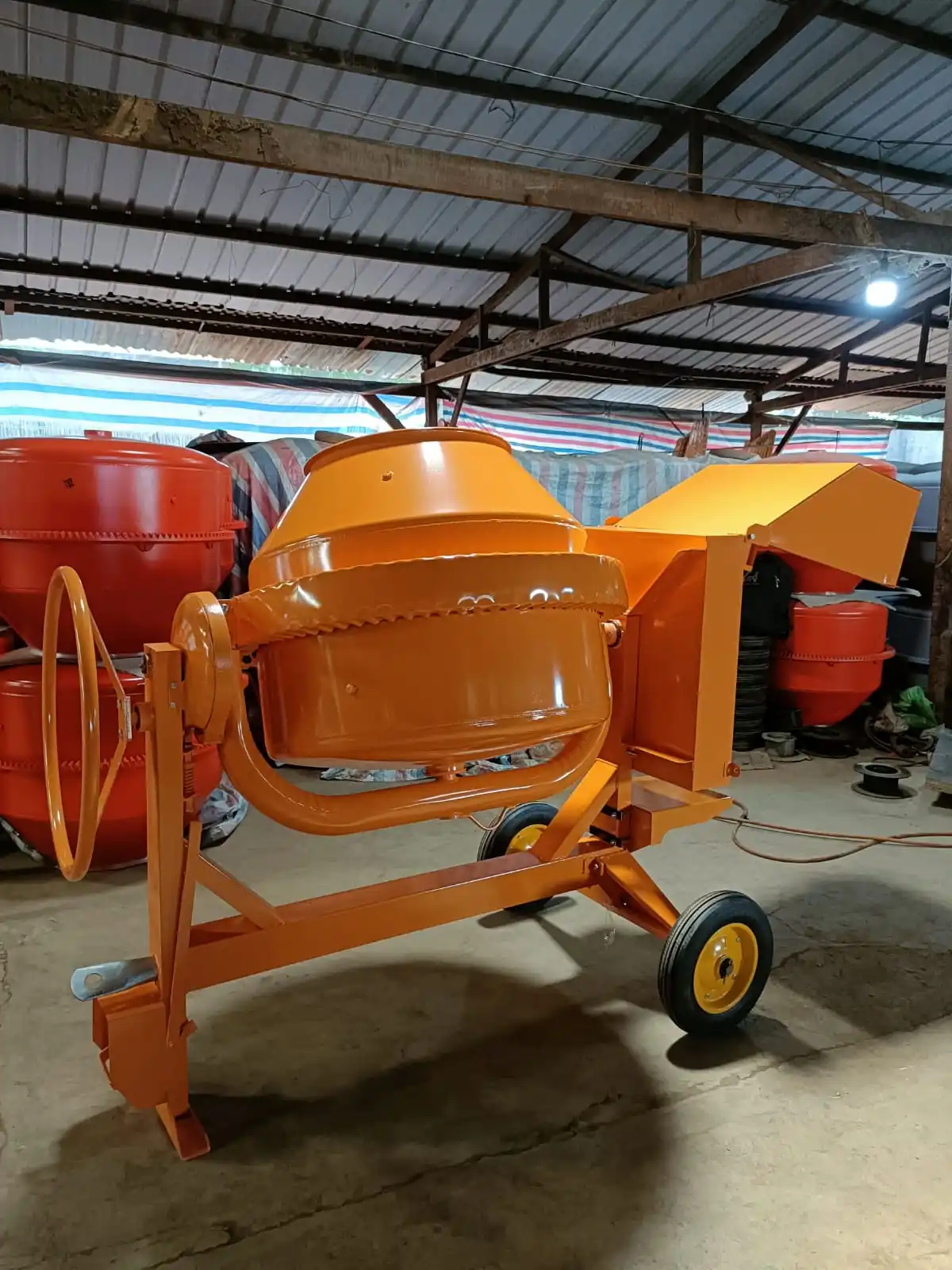 CONCRETE MIXERS CONCRETE MIXER MACHINE GOOD PRICE WITH ELECTRIC MOTOR AND DIESEL ENGINE OF VIETNAM / 220L 350L 370L 420L 520L