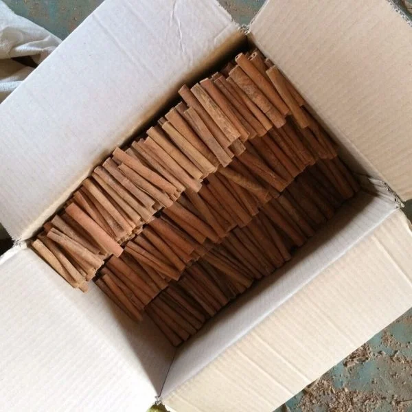 100% Dried Cortex Cinnamon Cassia Stick / Good Factory Price For Export / Vietnam