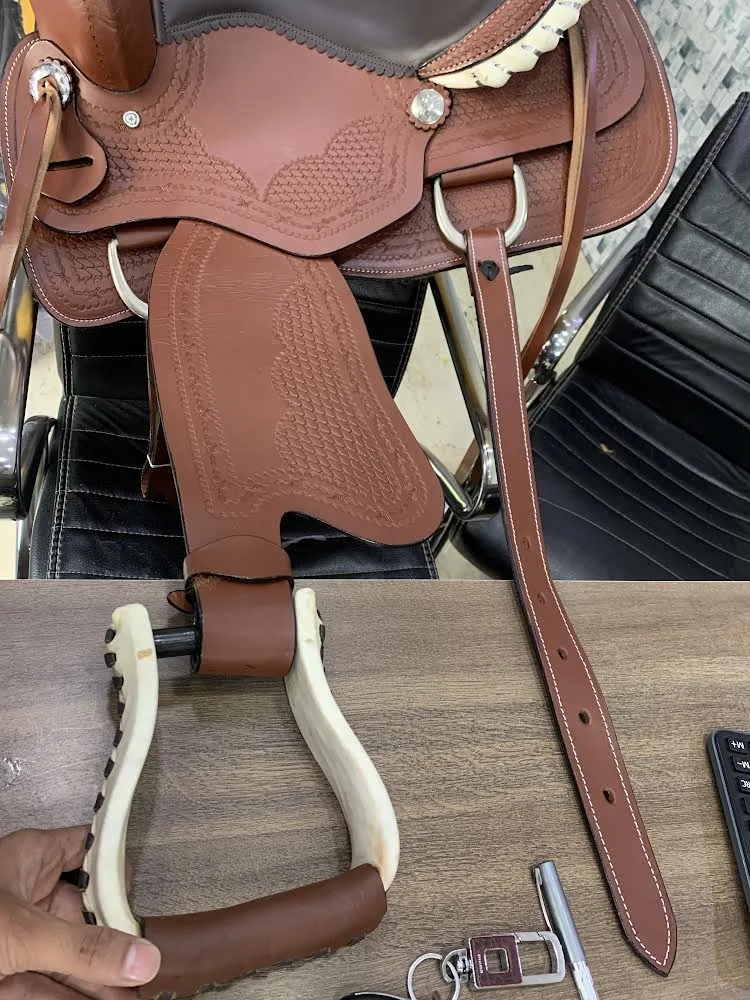 Comfortable English Horse Saddle  Best Selling American Leather Saddle Western English Horse Saddle Real Leather Horse Riding Pr