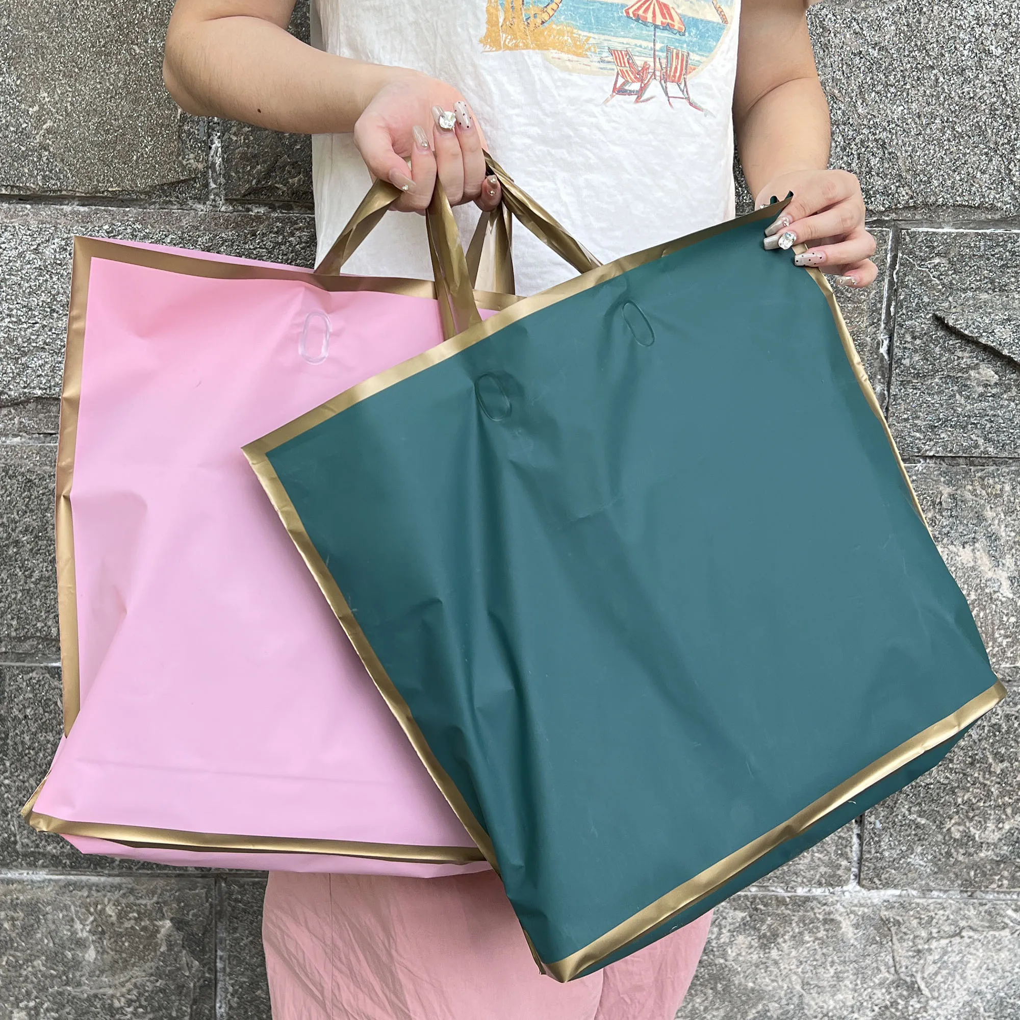 Manufacturer Custom Soft Loop Handle Baggravure Printing Surface Recyclable PE Plastic Bags for Baklava Box