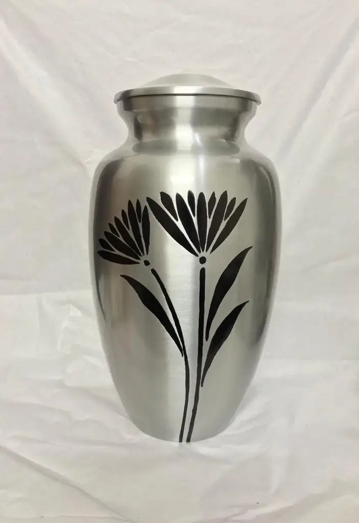 Brilliant Quality Handicraft Large Urn at Best Price for Funeral Use