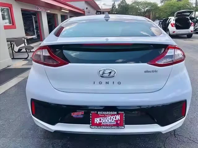 2021 Nissan LEAF SV 4dr хэтчбек