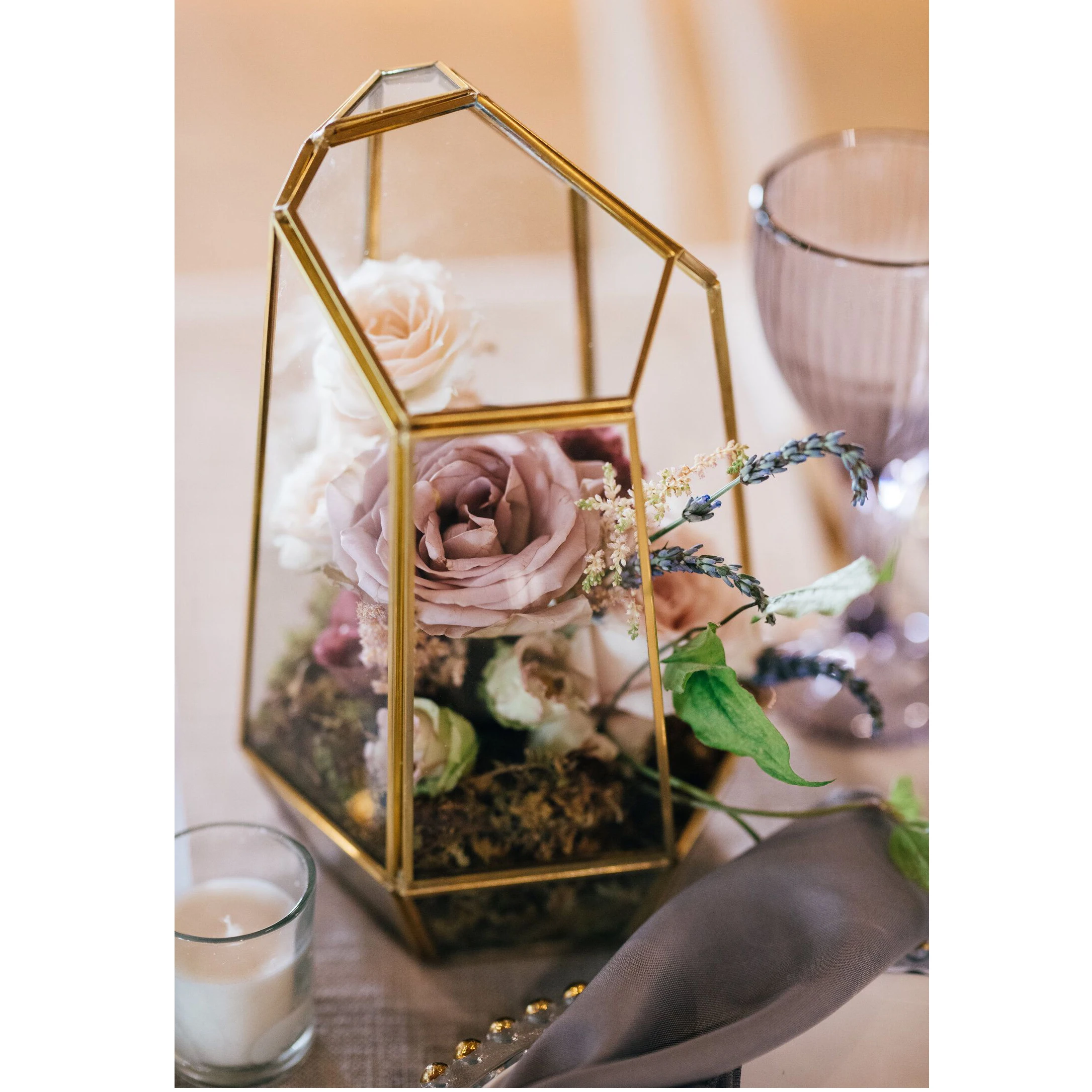 Brass Border Newly Stocked Glass Terrarium For Exclusive Price In Black Colour For Wedding Table Decor & Home Decoration