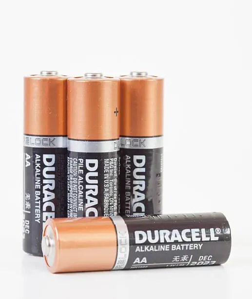 AA прочные батареи Duracell Plus для продажи