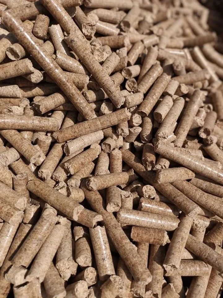 Wood pellet diameter 6-8mm length 10-40mm humidity 10% max ash rate 3% max calorie 4500-4800 kcal/kg