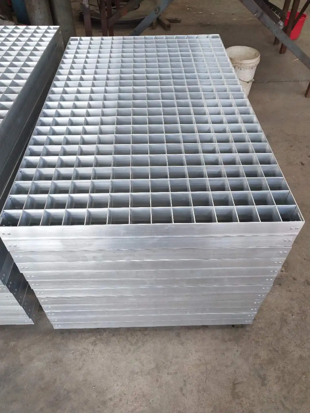 Anodic oxidation aluminum grating  T bar grating