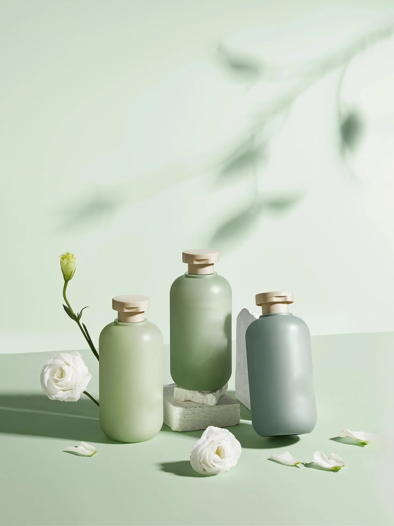 Matte Green Plush HDPE Plastic Cosmetic Packaging Soft Touch Squeeze Body Lotion Bottles 200ml 250ml 400ml 500ml Shampoo Bottle