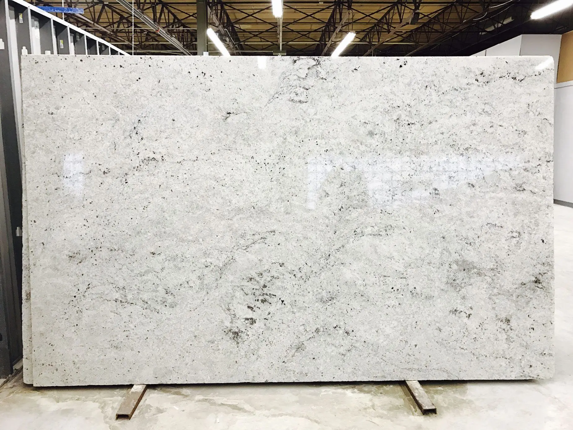 Colonial White Granite slabs tiles  for countertops