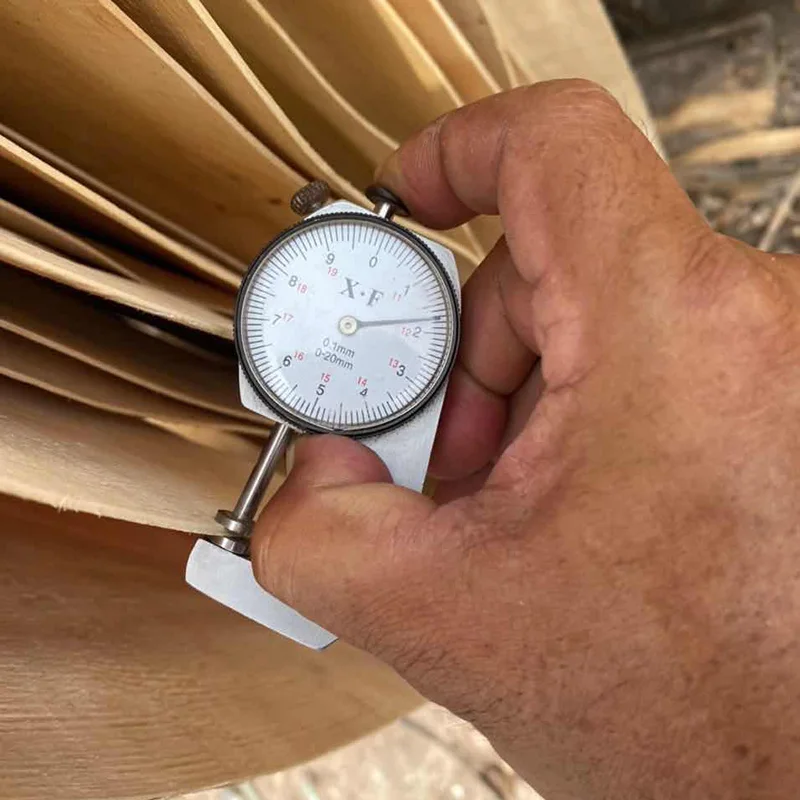 Cheap Price A Grade 100% core Rubber Wood Veneer Wood Face Rubber Veneers For Making Plywood Furniture From Vietnam