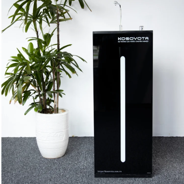 Hot And Cold Water Dispenser Has A RO Drinking Water Filtration System For Commercial And Home Use