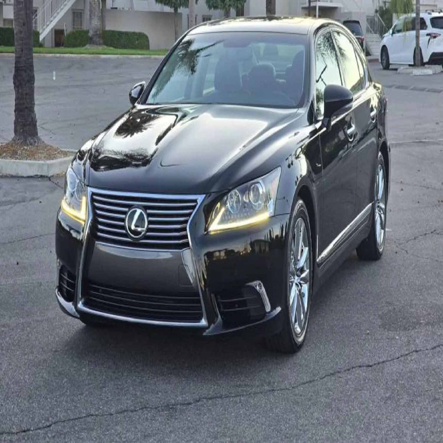 Использованный 2013 Lexus LS 460