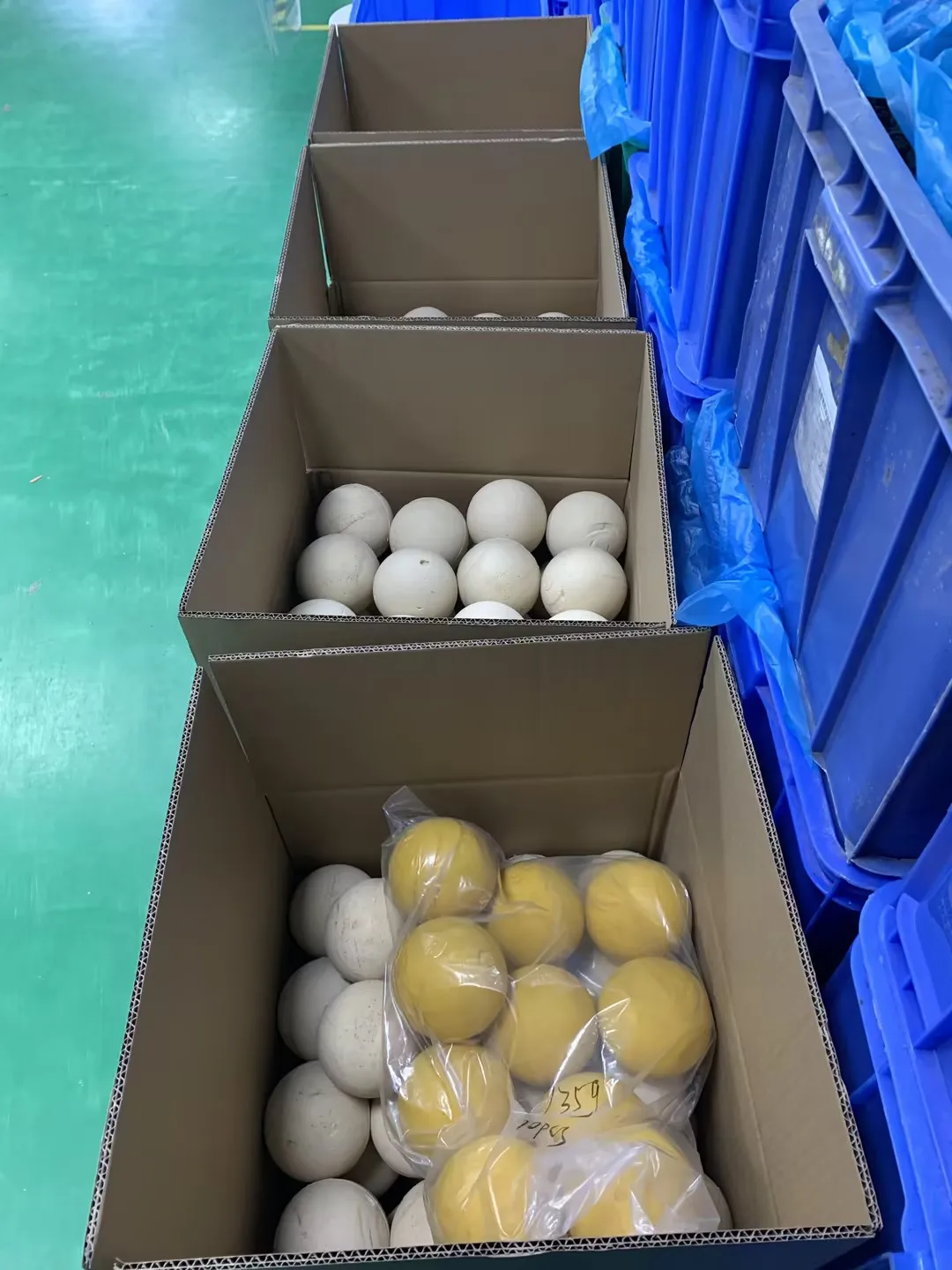 Natural latex sponge balls
