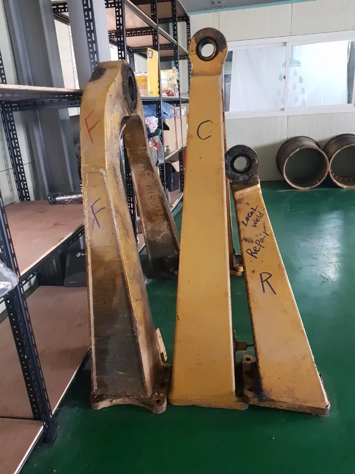 1789223. Кошка 740 рамки S -.ca t используемые части. Cat самосвал .. Разборные детали. Задние