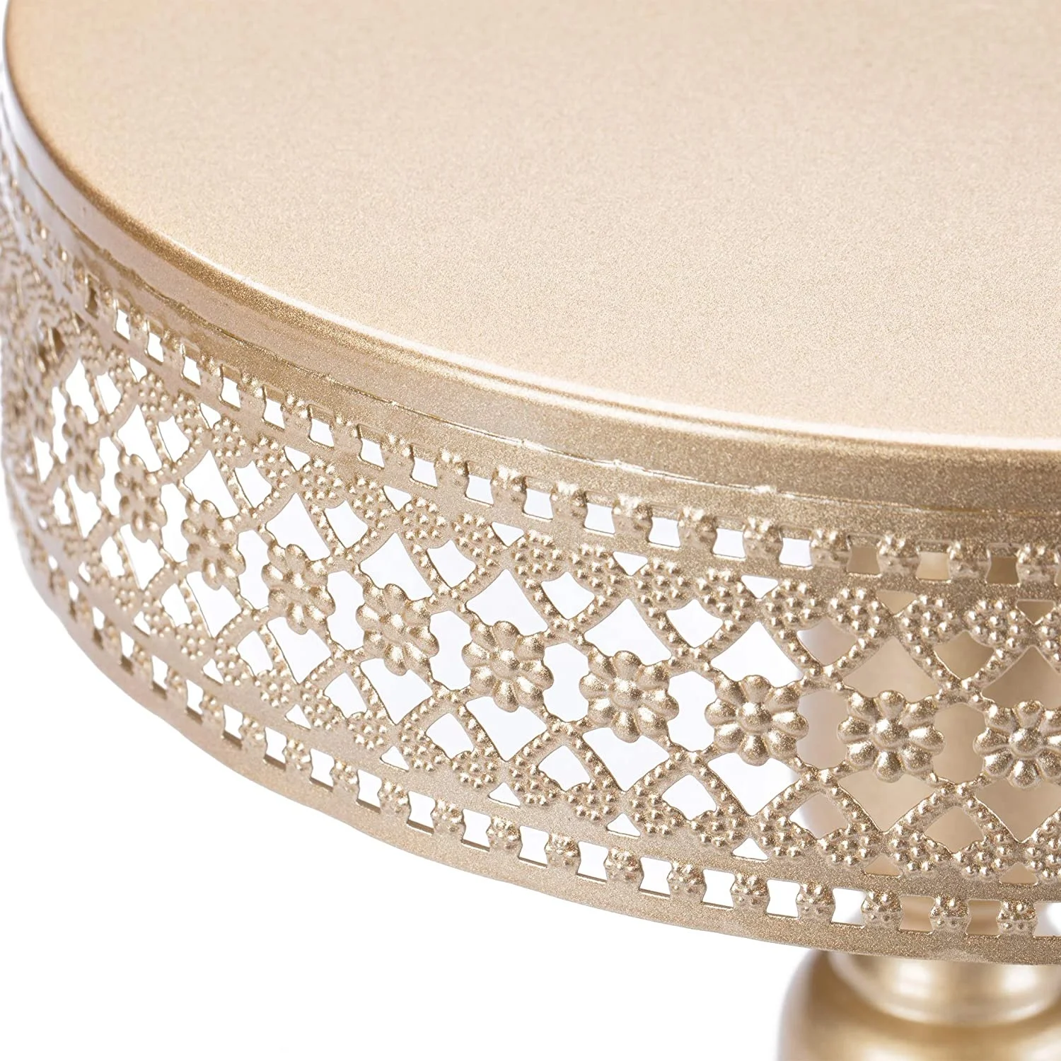 Eye Catching Design Golden Metallic Cake Stand Personalized Size Luxuries Cake Pedestal Elevated Cake Displaying  Plate