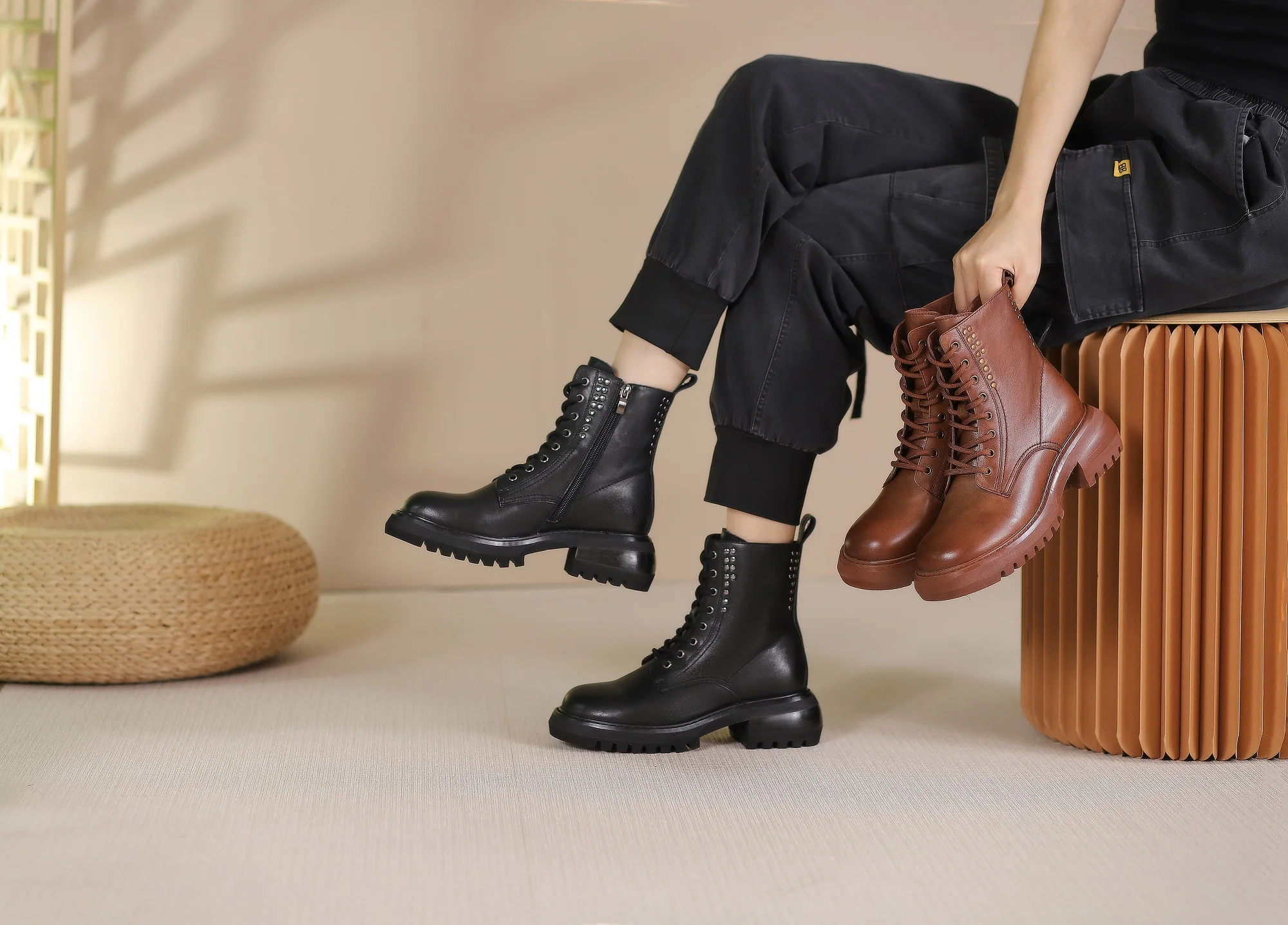 Fashion Rivet motorcycle boots Soft comfortable Martin boots women leather Martin boots  Custom made manufacturer