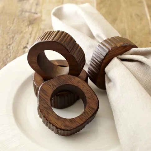 Best Quality Christmas Table Decoration Natural Wood Color Wooden Napkin Ring Wood Napkin Holder For Wedding Events Parties Use