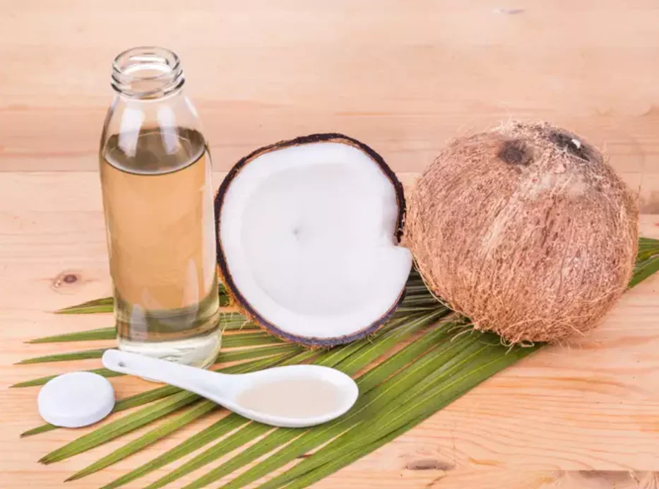 Coconut oil is extracted purely from natural coconut and is suitable for use as a cosmetic ingredient