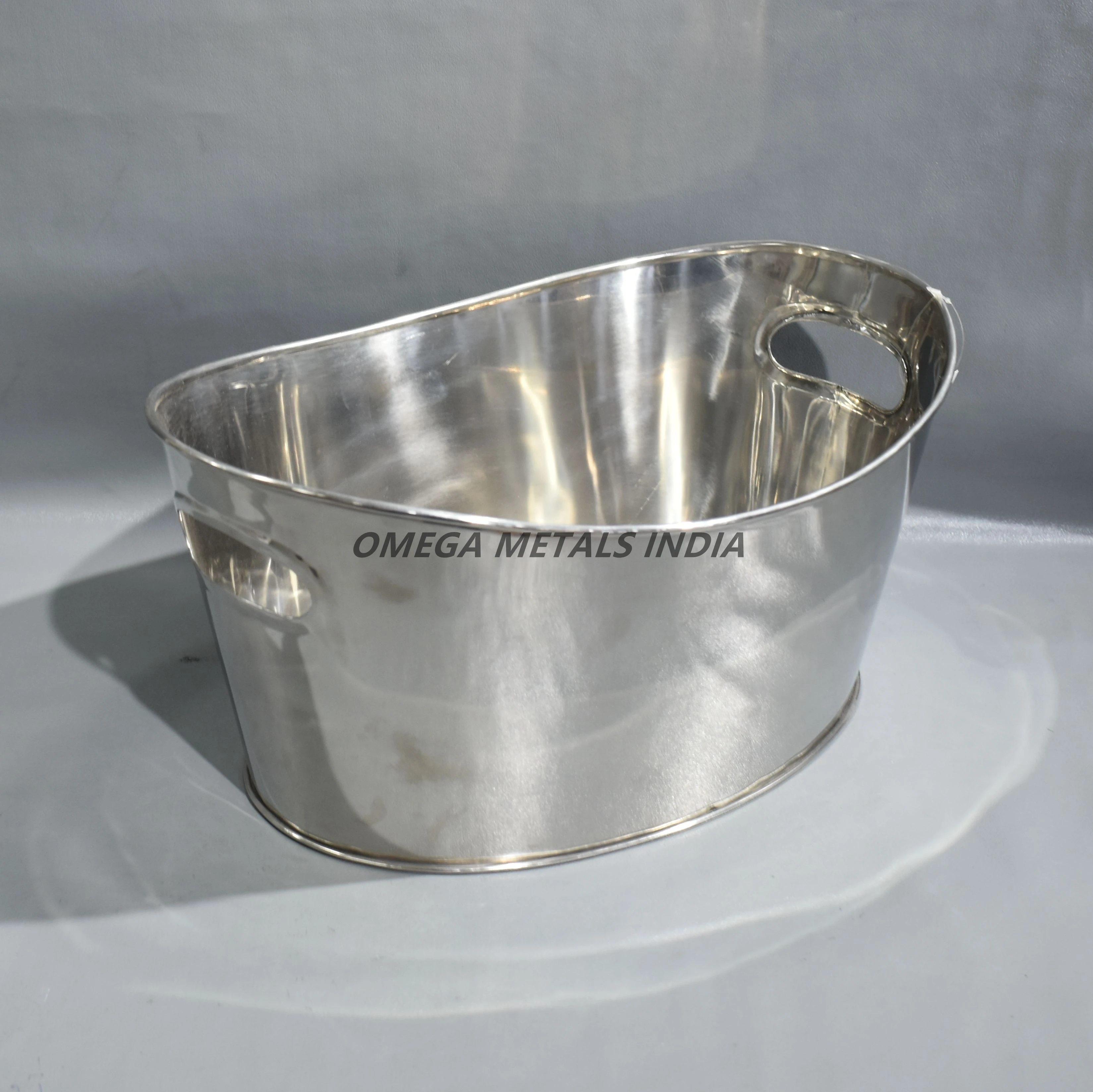 Stainless Steel Wine Chiller and Beverage Tub Durable Ice Bucket with Insert Handles for Effortless Drink Cooling at Parties