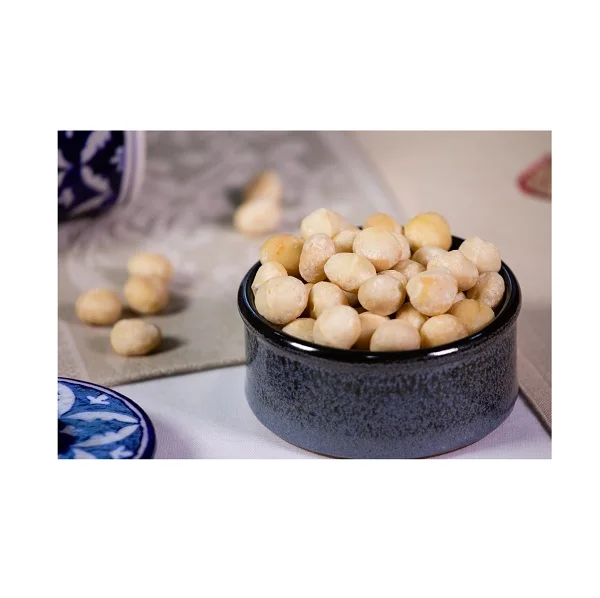 Natural Nuts Dry Hot Sell Grain Shelled Hand Peel Macadamia Nuts Roasted Food Custom Packaging Macadamia Nuts for Sale