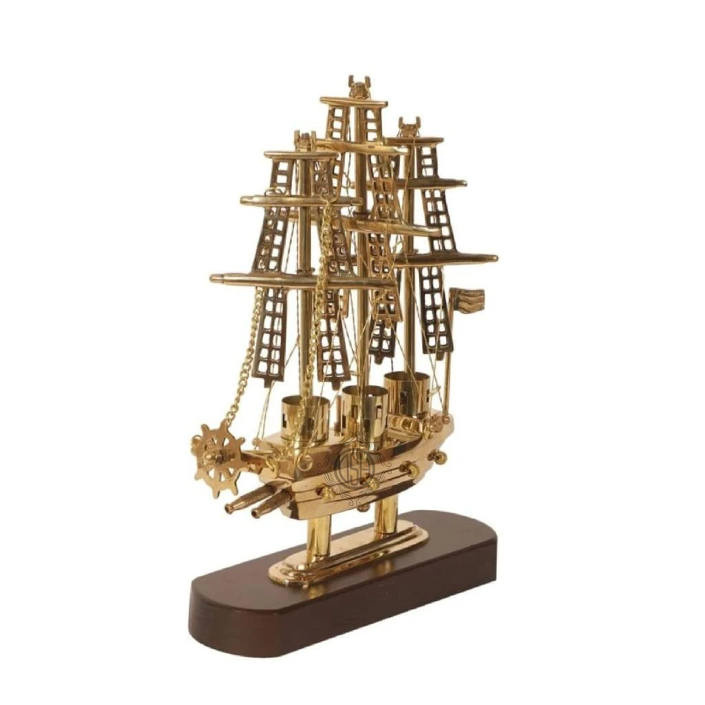 New Design High Quality Glossy Finished Titanic Brass Ship With Wooden Base Showpiece For Home Office Decoration.