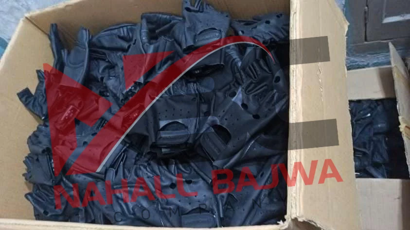 2023 Durable Adjustable Fitness Gloves for Women Breathable Gym and Driving Leather Gloves Winter Season