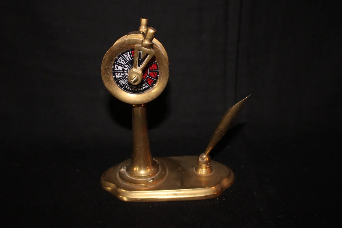 Modern style Collectible Marine Brass Telegraph Nautical Designer Metal Crafts Pen Holder hand Made Decorative Wooden and Brass