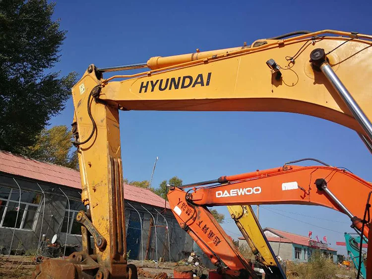 Original Second Hand 22.5Ton Hyundai 225 Crawler225Lc In Stock Excavator Digger With Cheap Price
