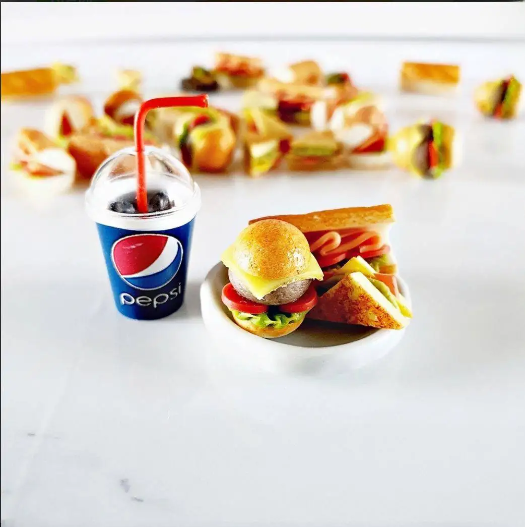 Dollhouse Miniatures Food Burger Sandwich Pepsi Cup Set