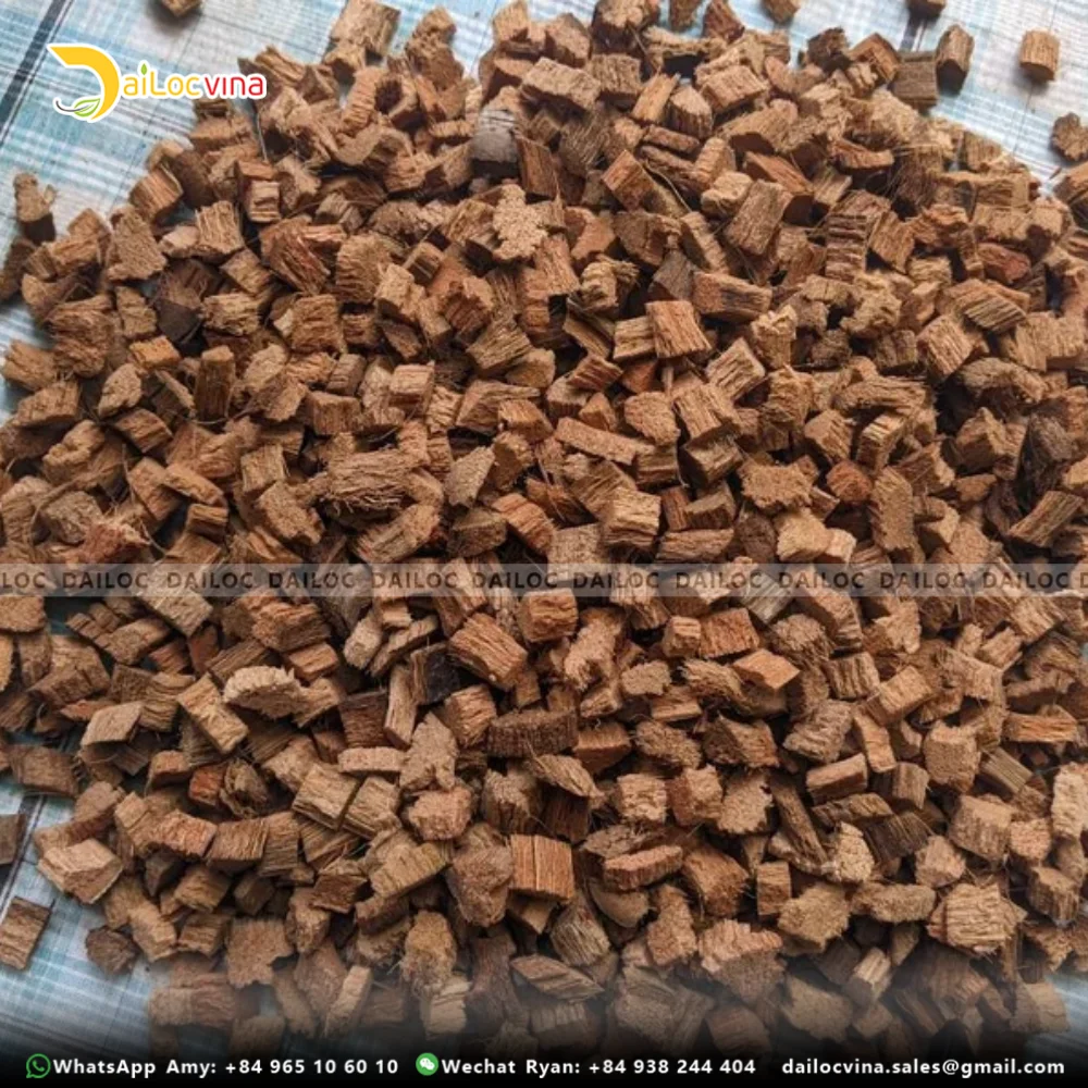COCO HUSK CHIPS 2*2CM SUPPLIER CHEAP PRICE MS. DORIS +84 785525348