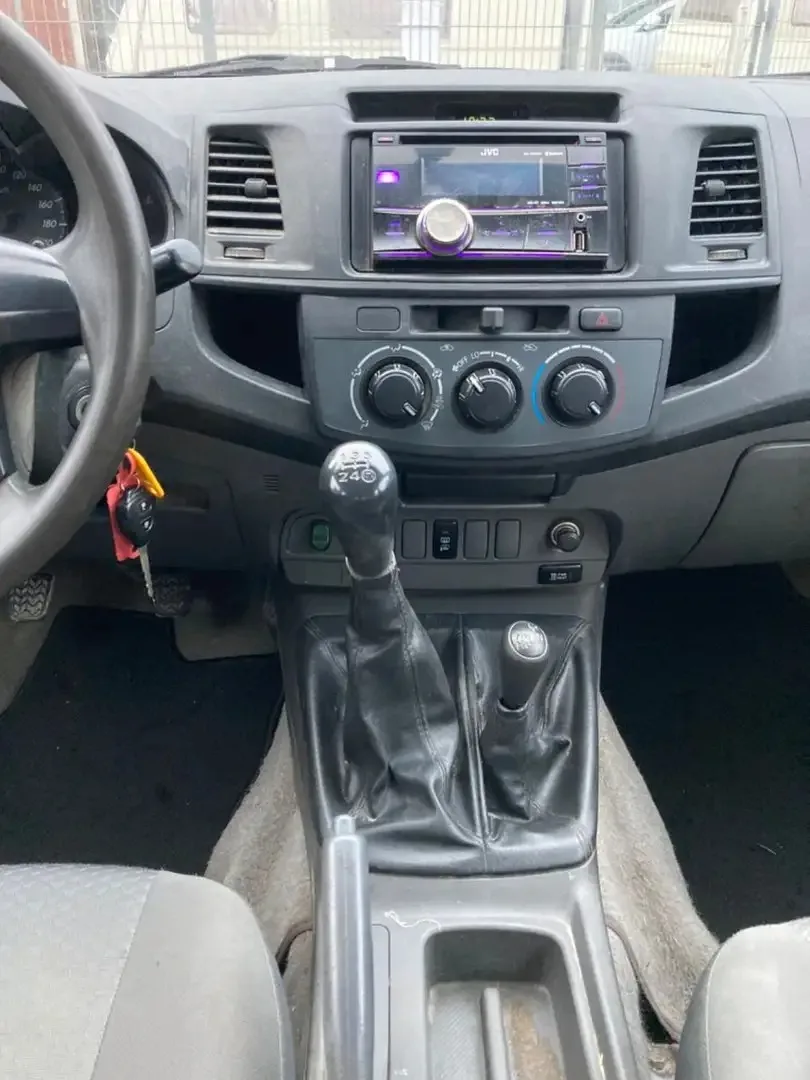 2014 TO YOTA HILUX EUROPEAN USED CHEAP SECOND HAND CAR LOW MILEAGE FOR SALE EUROPE USED SUV