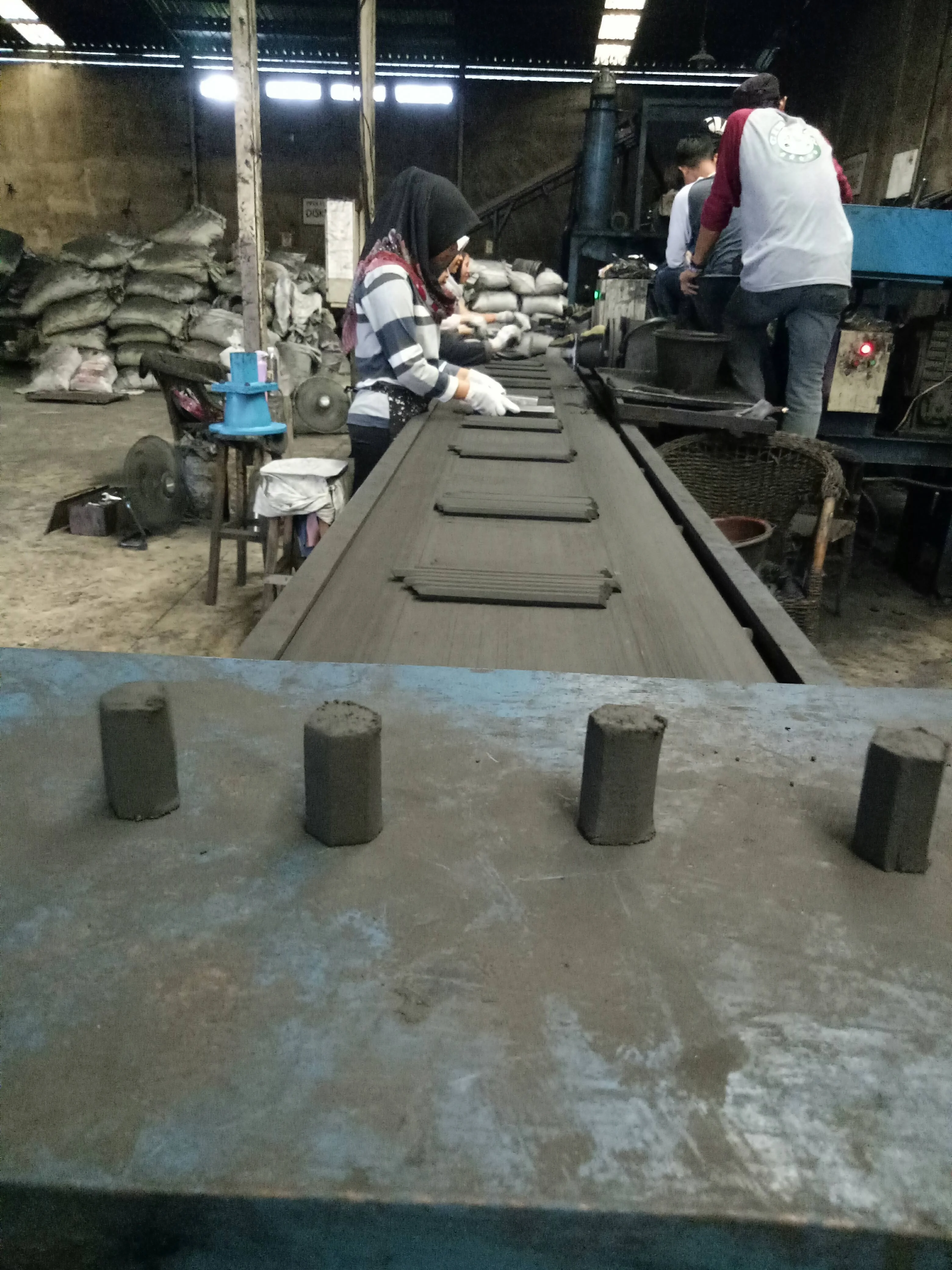 LESS ASH-Coconut Shell Briquette Charcoal From Indonesia Best Price and Best Quality