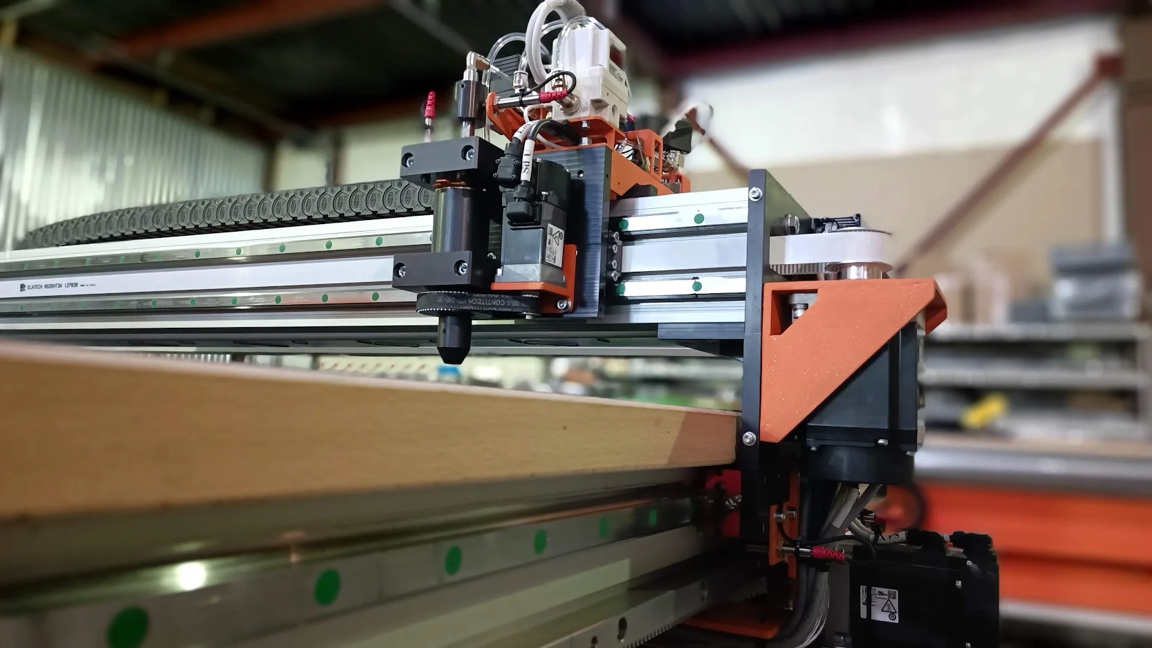 Professional CNC glass cutting machine Sherhan 1828 equipment for linear and curved cutting of glass and mirror sheets