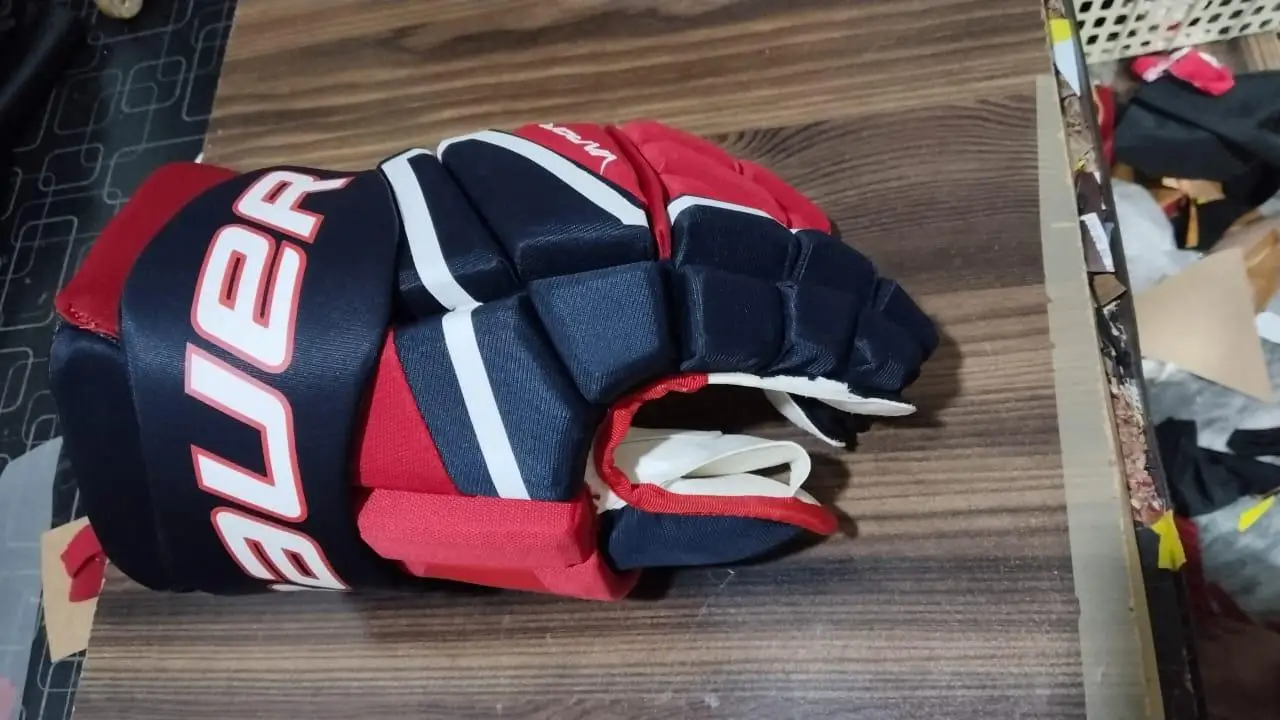 IBERIA Custom Wholesale Premium Hi quality Ice Hockey Gloves For Senior/Junior /Youth