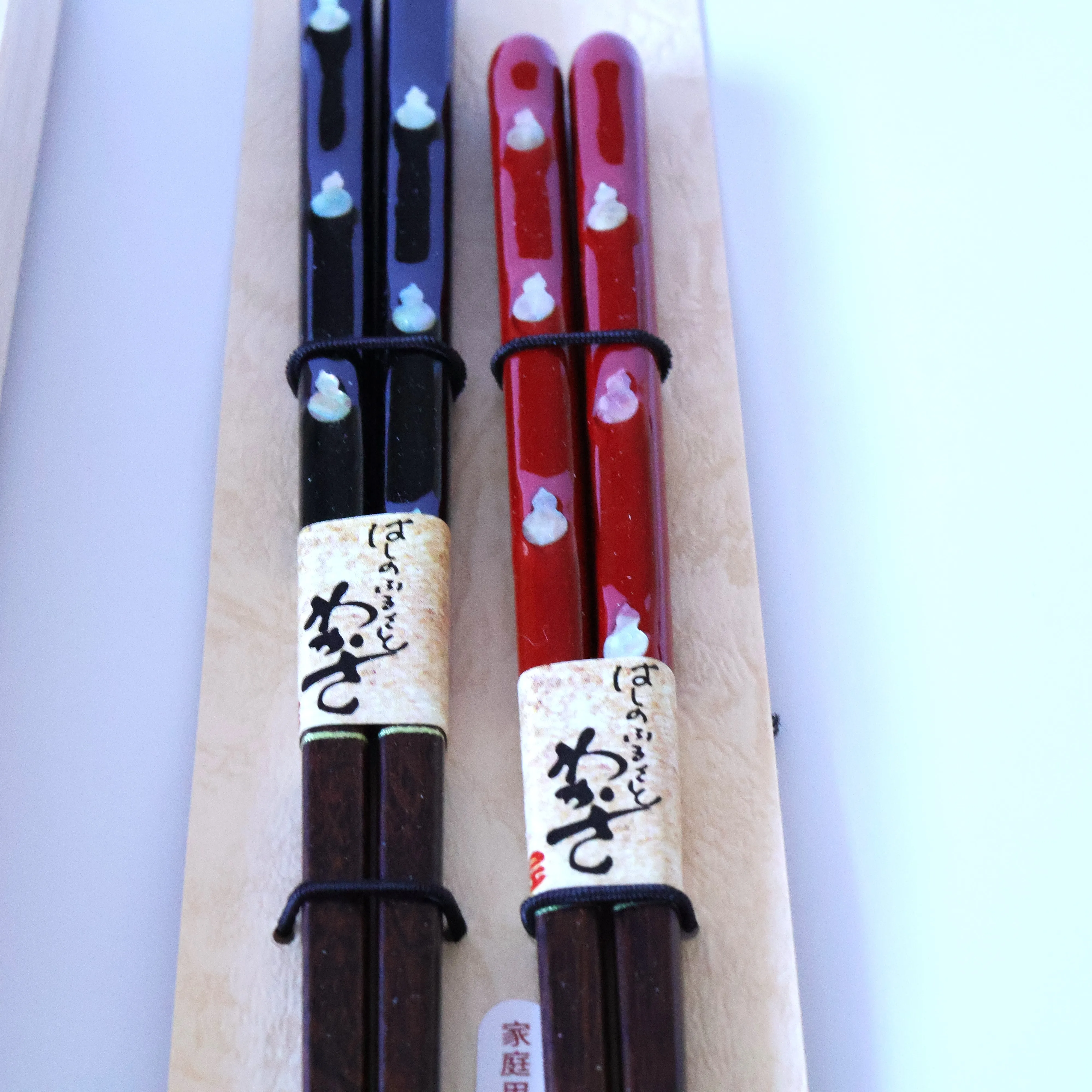 Wakasa Traditional Japanese Lacquer Chopsticks Eco-Friendly Flatware Reusable Natural Bamboo with Glass Paper Material Weddings