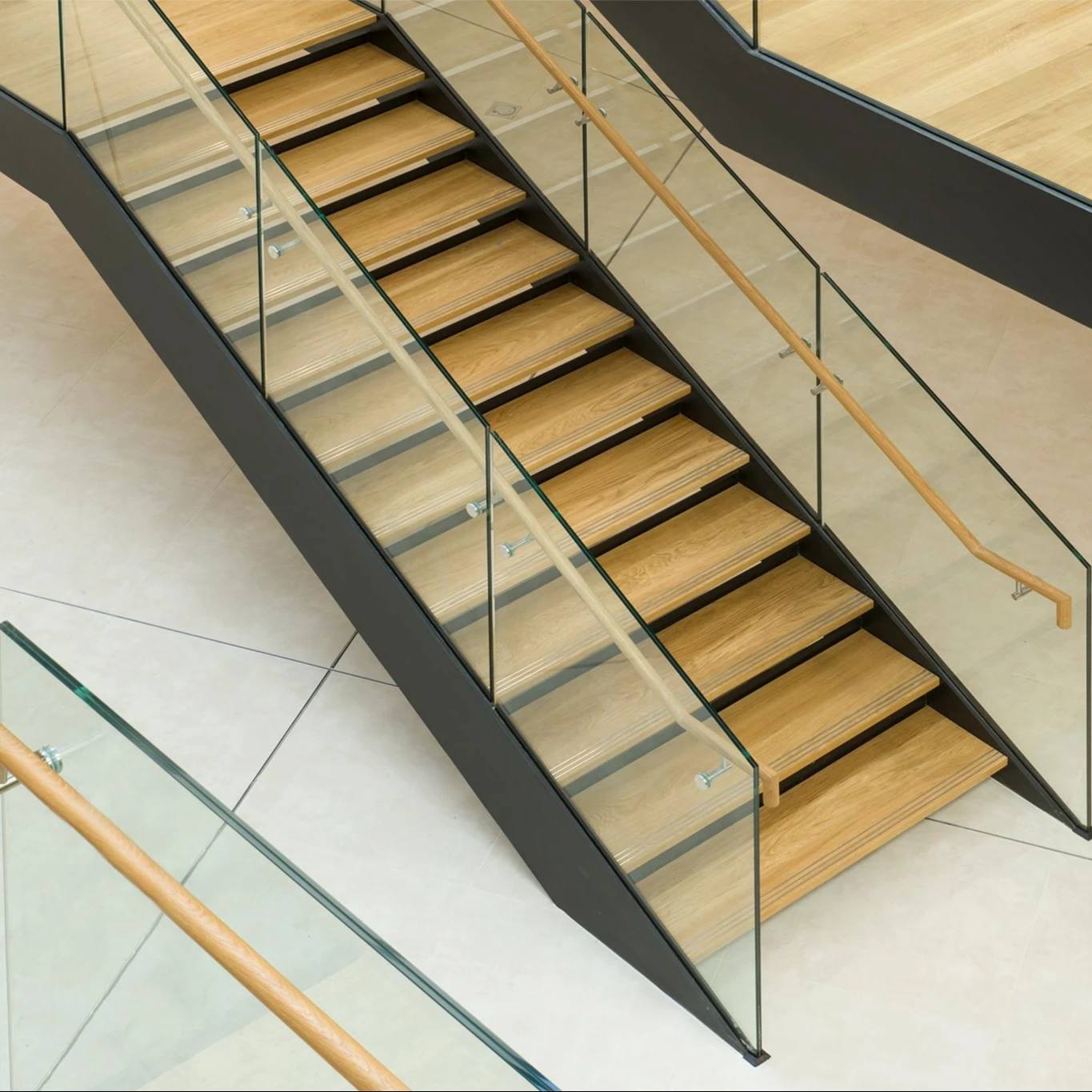 DB Glass Railing and Beech Wood Step Glass Step Indoor or Outdoor Straight Stairs on Sale Carbon Steel Plate Stringer Staircase