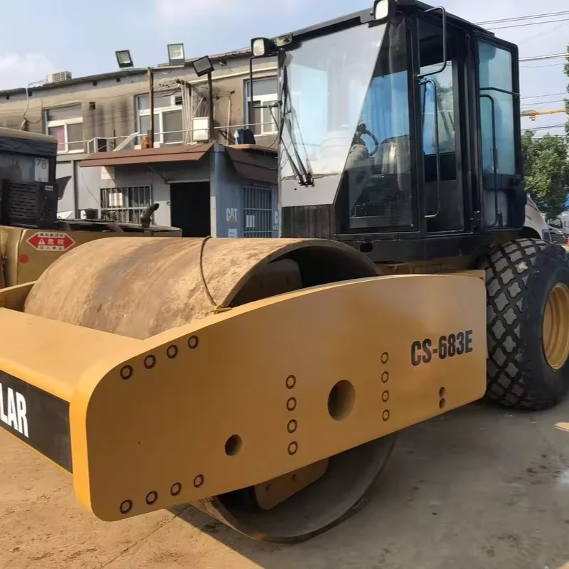 Hot 20T Caterpillar Second Hand Road Roller CA683E Cat Compactor  for sale