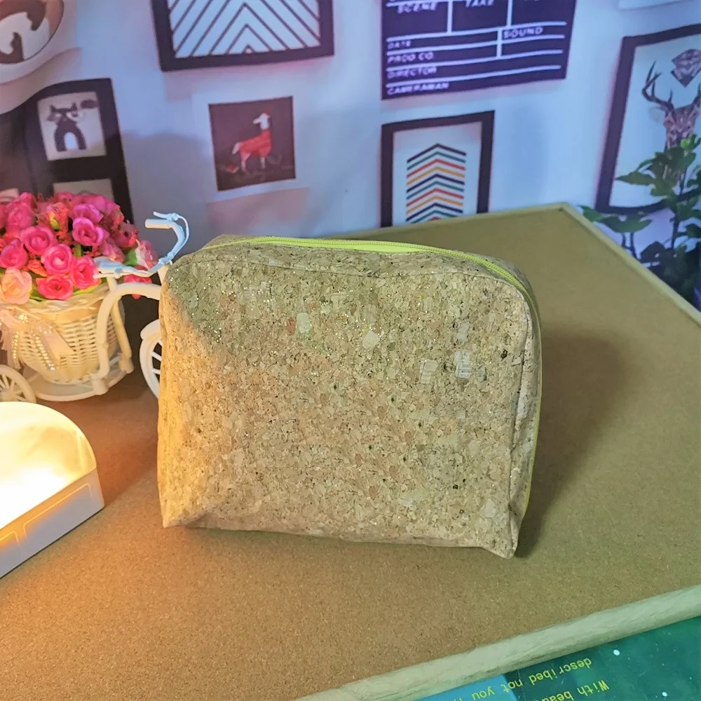 Manufacturer OEM cosmetic pouch bag cork  with lining cosmetic bag for women