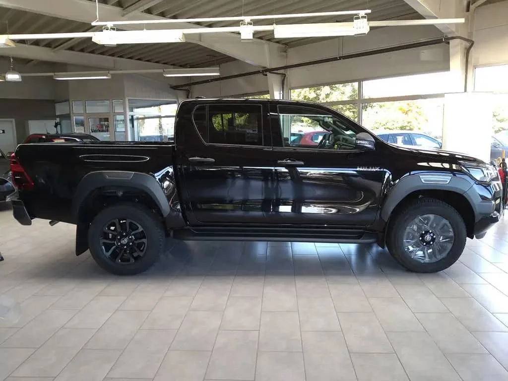 Хорошее качество низкая цена подержанные автомобили Toyota Hilux невидимая двойная кабина 4x4 для продажи