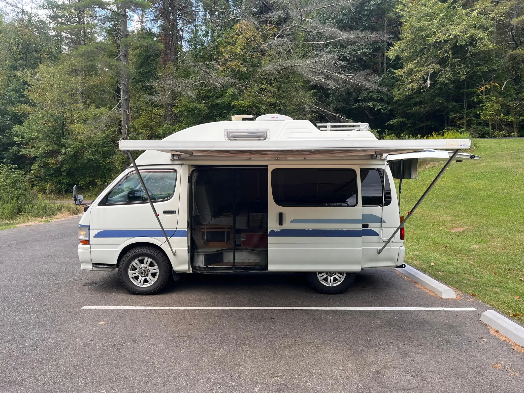 1996 Toyota HiAce Van использованный правый рулевой ручной редуктор гидравлическая система тканевые сиденья задняя камера Mallorca Camper BYD