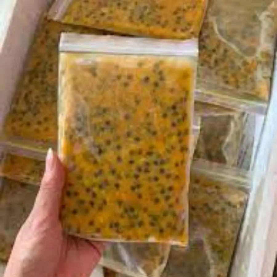 Frozen fresh Passion fruit  100% organic with seed Fresh Fruit Passion fruit frozen