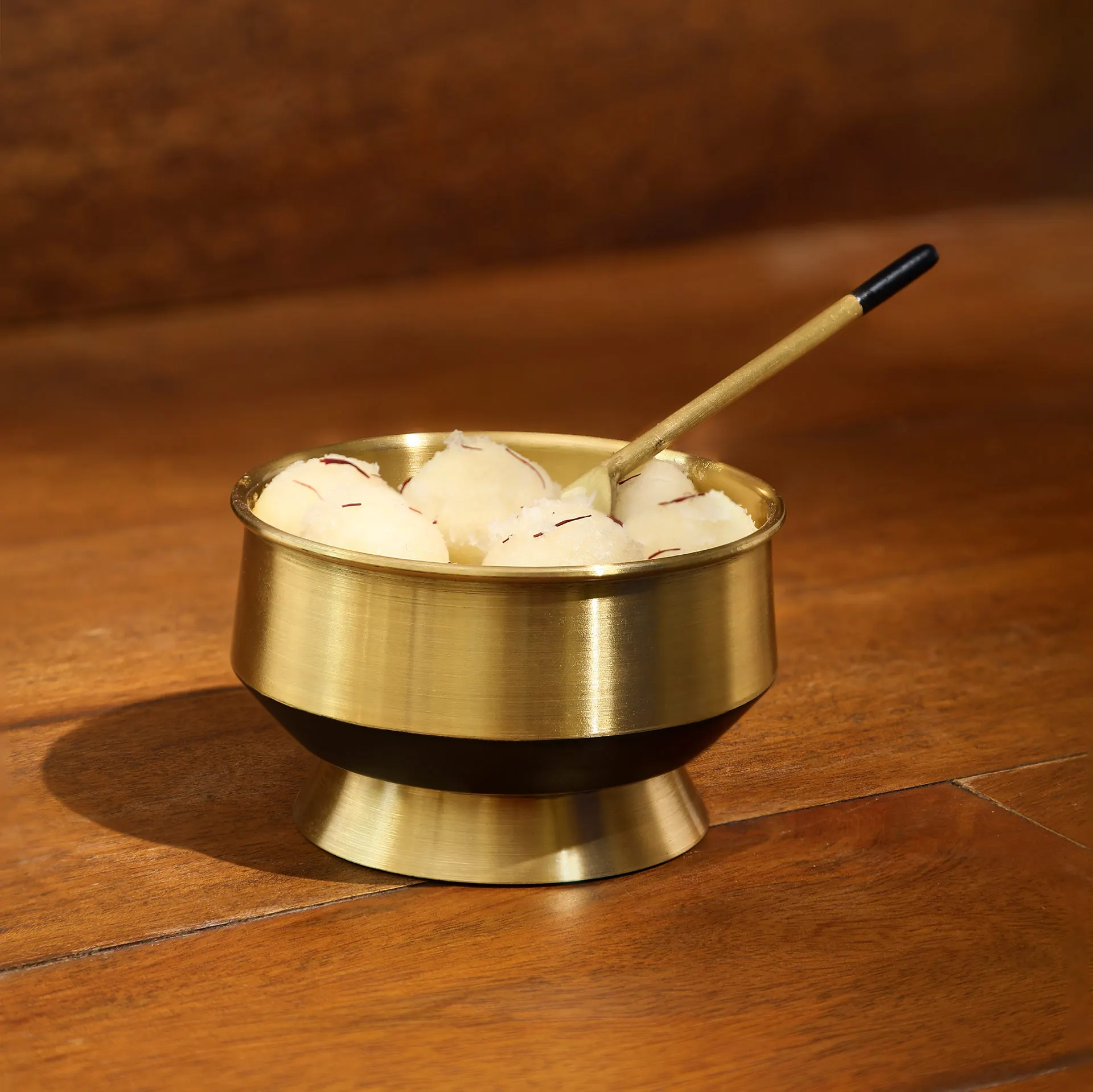 Brass bowl dessert tableware dried fruit plate handmade coconut old coconut shell bowl high quality Stainless steel